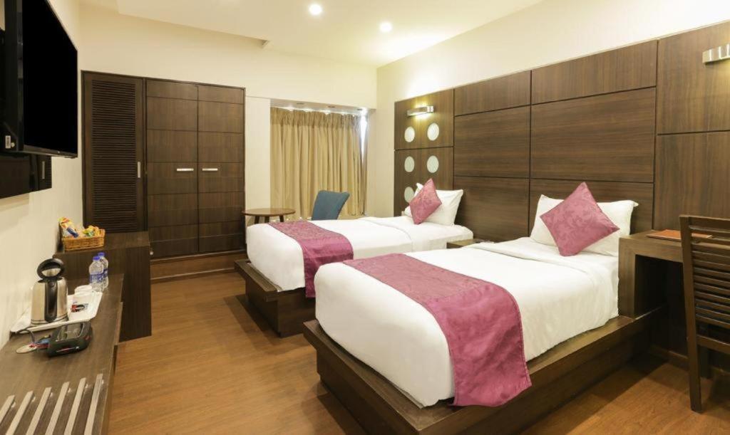 Hotel Green Plaza At Airport New Delhi Eksteriør bilde